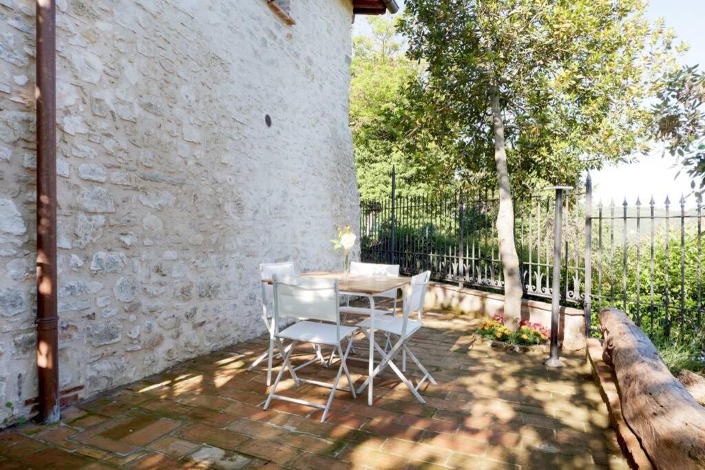 Authentic Villa Surrounded By Nature Терні Екстер'єр фото